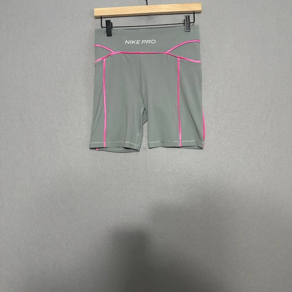 Nike Pro Dri-FIT Womens Gray Pink Piping Compression Biker Shorts Size M